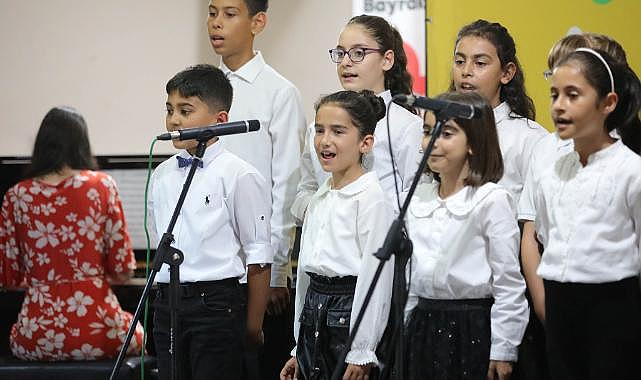 Basamak kursiyerleri yıl sonu gösterileriyle sahnede