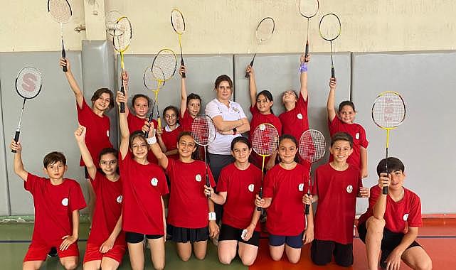 Bayraklılı sporculardan &#039;Badminton&#039; başarısı