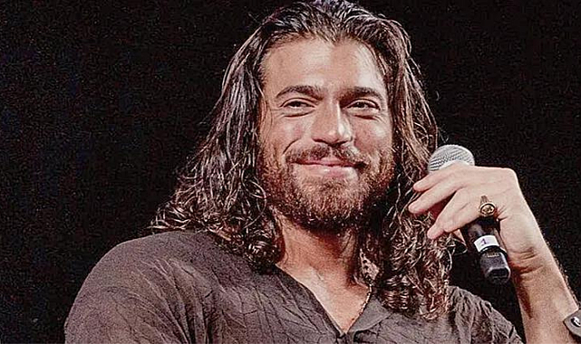 Can Yaman&#039;a İtalya&#039;dan iki ödül