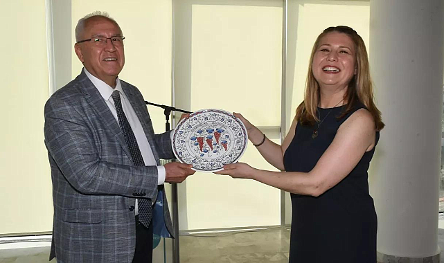 Çini kursiyerlerinin yıl sonu sergisi YKSM&#039;de