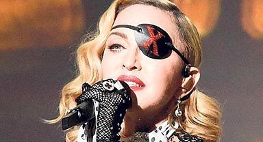 Dünyaca ünlü şarkıcı Madonna yoğun bakıma kaldırıldı!