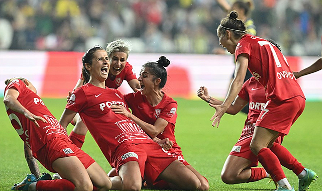 Fenerbahçe Petrol Ofisi&#039;ni yenen ABB Fomget, Turkcell Kadınlar Futbol Süper Ligi&#039;nde şampiyon oldu