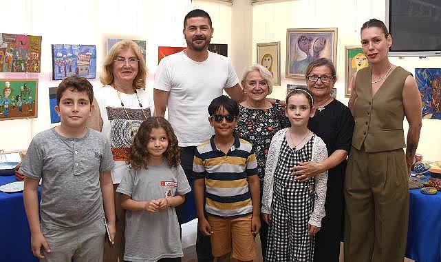 Foça&#039;da ‘Bir Avuç Renk Bir Avuç Yürek’