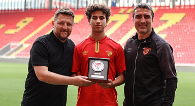 Göztepeli Tuna 15 yaşında gol makinesi oldu