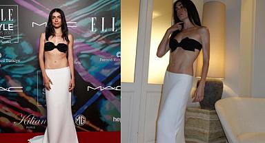 Hazar Ergüçlü,2023 ödül töreninde iddialı kıyafetiyle dikkat çekti