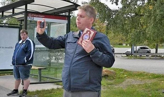 İsveç&#039;te isteyen yeniden Kuran-ı Kerim yakabilecek!