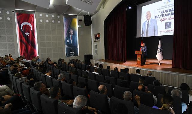 Karabağlar Belediyesi&#039;nde bayramlaşma sevinci