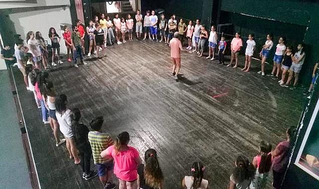 Karşıyaka Belediye Tiyatrosu yaz kursu kayıtları başladı!