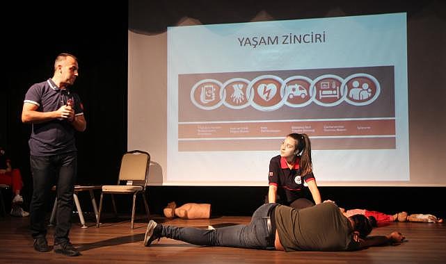 Karşıyaka&#039;da ilk yardım kurslarına yoğun ilgi