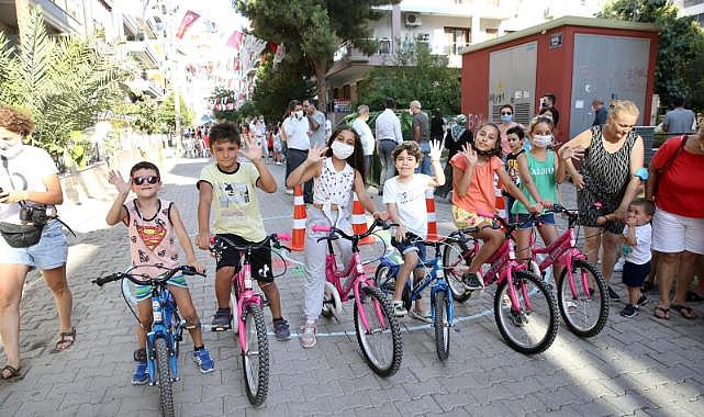 Karşıyaka’da yaşam sokağa taşıyor!