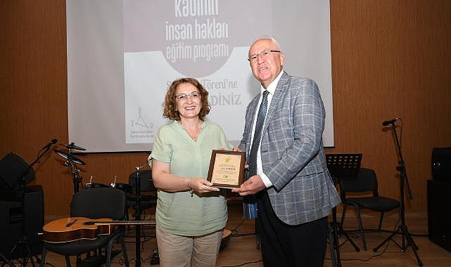 KİHEP belgelerini Başkan Selvitopu verdi