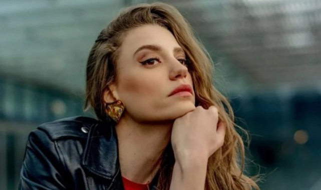 Serenay Sarıkaya&#039;nın &quot;Kimler Geldi, Kimler Geçti&quot; Dizisine Yeni Bir İsim Daha Katıldı!