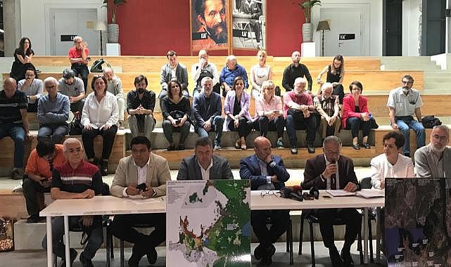 Soyer&#039;den Çeşme Projesi&#039;ne tepki, Bakana çağrı: &#039;Gelin Kemeraltı&#039;nı en büyük açık hava alışveriş merkezi haline getirelim&#039;