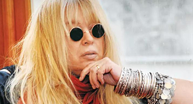 Zerrin Özer, 14 yıllık aranın ardından albüm çıkarıyor