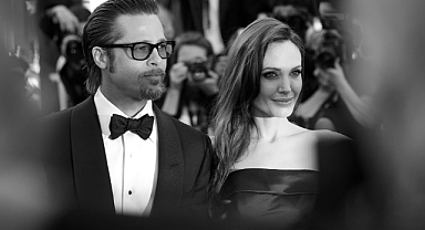 Angelina Jolie, eski eşi Brad Pitt'i kendisini soymakla suçladı