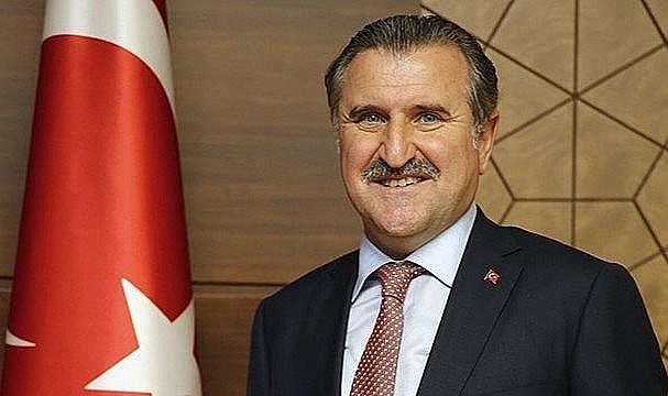 Bakan duyurdu: 18-25 yaş arası gençlere ücretsiz &quot;Müzekart GNS&quot; verilecek.