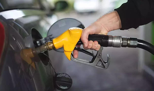 Benzine büyük zam geliyor