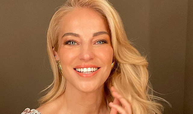 Burcu Esmersoy sevgilisi Nazım Akmandil&#039;le 3 düğün yapacaklarını duyurdu