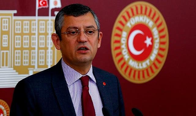 CHP&#039;li Özel, İzmir&#039;de konuştu: Buna hep beraber mecburuz