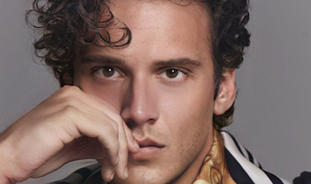 Edis, Fransız televizyonunda hayranları tarafından övgüyle karşılandı