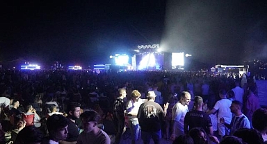 Festivaller kenti Efes Selçuk'ta WAF esnafa can suyu, gençlere nefes oldu