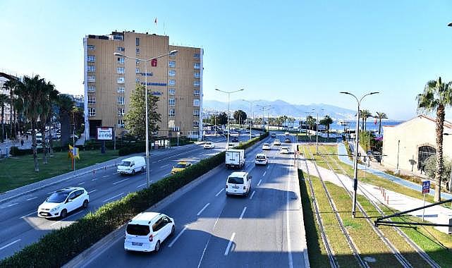 İzmir Büyükşehir duyurdu: Konak&#039;ın en işlek caddesi trafiğe kapatılacak!