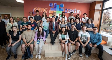 İzmir Büyükşehir, tercih zamanı da gençlerin yanında