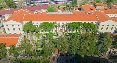 İzmir Kültür Sanat Fabrikası Egeli turizmcileri ağırladı