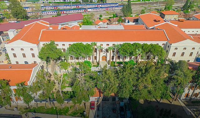 İzmir Kültür Sanat Fabrikası Egeli turizmcileri ağırladı