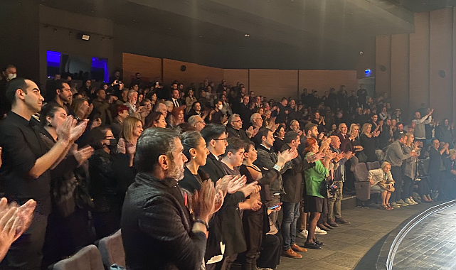 İzmir Şehir Tiyatroları sezonu kapalı gişe tamamladı