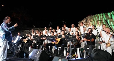 Kaleiçi'nde Türk Halk Müziği esintisi