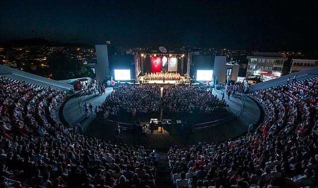 Karsu eğitimde fırsat eşitliği için Çeşme&#039;de sahne aldı