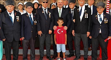 Kıbrıs Gazisi Menemenliler Barış ve Özgürlük Bayramı'nda Kıbrıs'ta