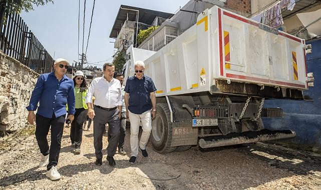 Konak&#039;ın yollarına 4 buçuk yılda 50 bin ton asfalt