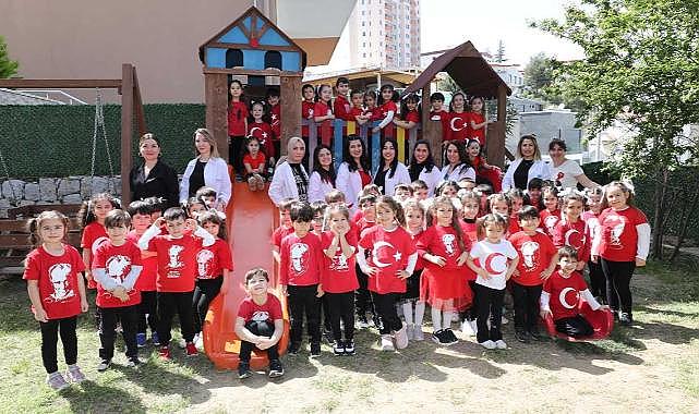 Nar Çiçeklerinde tatil zamanı