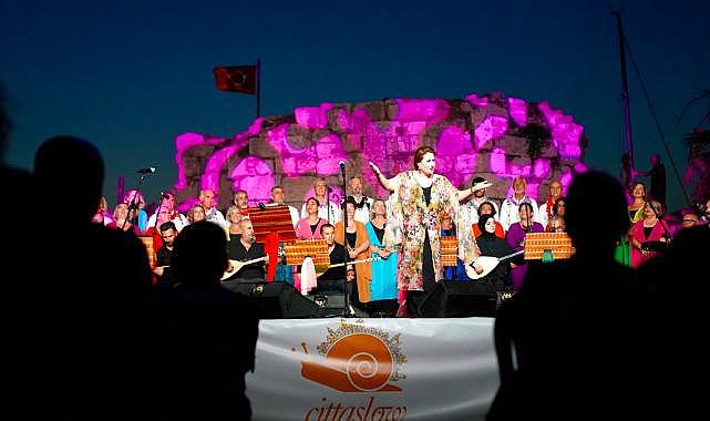 Seferihisar&#039;da türkü dolu gece