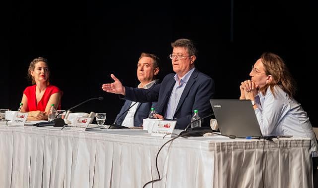 Soyer: Hür yaşamımız bu siyasi zafer sayesindedir