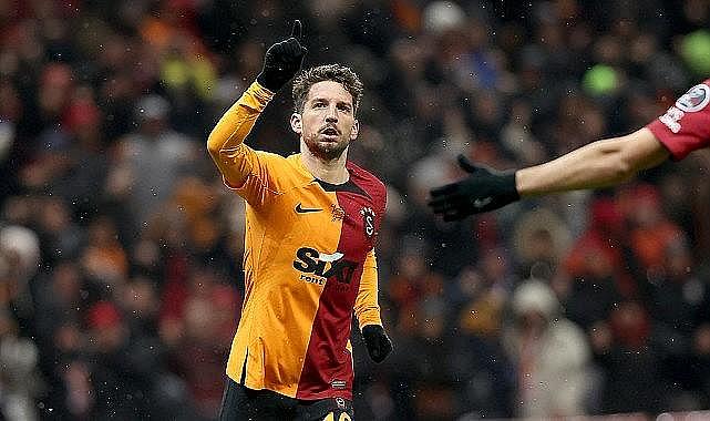 Suudi Arabistan&#039;dan Mertens için sürpriz teklif