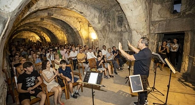 Tarihi mekânda büyüleyen konser