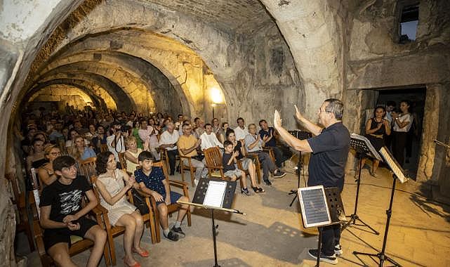 Tarihi mekânda büyüleyen konser