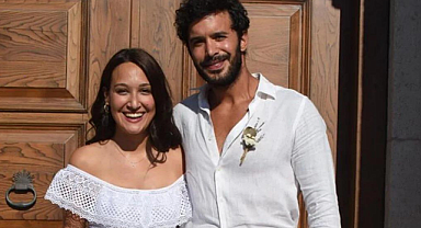 Ünlü oyuncu Barış Arduç'tan romantik paylaşım