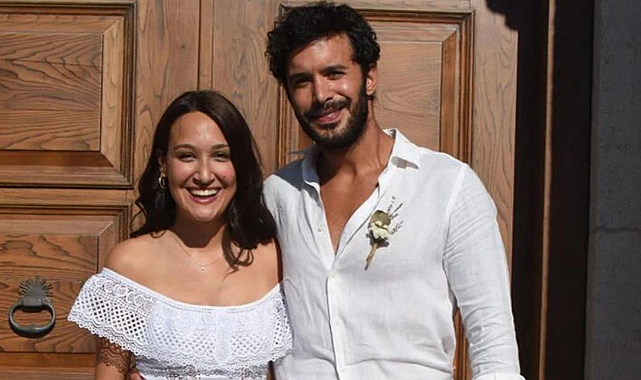 Ünlü oyuncu Barış Arduç&#039;tan romantik paylaşım