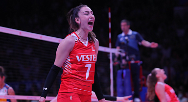 Voleybolcu Hande Baladın'a asitli tehdit!