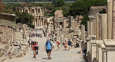 Yılın ilk yarısında İzmir'e yarım milyon turist