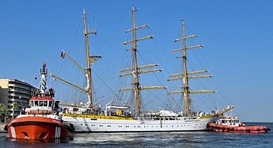 Yüzen tarih İzmir'e demir attı!