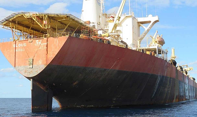 Zehir yüklü gemi aylardır İzmir&#039;de! Ülkemiz tehlikeli atık çöplüğü haline getirildi!