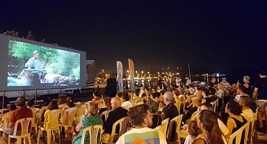 Açık havada sinema keyfi devam ediyor