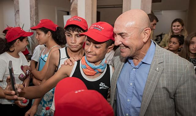 Adıyamanlı depremzede çocuklardan Başkan Soyer&#039;e teşekkür