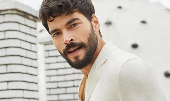 Akın Akınözü hastane çıkışı panik oldu!