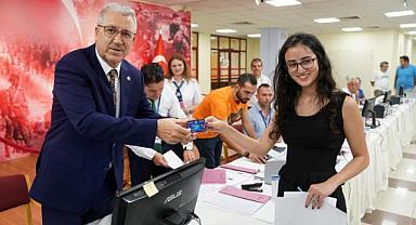 Başarılı öğrencilerin kayıtlarını Rektör Prof. Dr. Budak yaptı